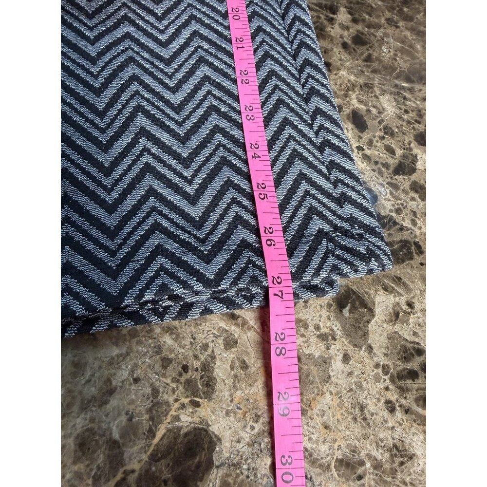 T Tahari Women's sleeveless belted Jumpsuit Black Chevron print NWT Size XS - Picture 10 of 14